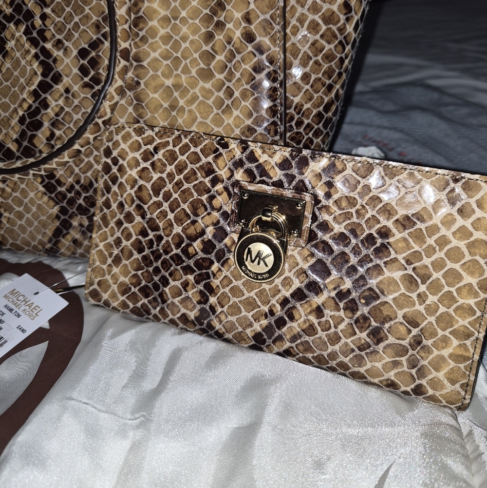 🤎Brand New Michael Kors Large Snake Skin Hamilton Wallet🤎